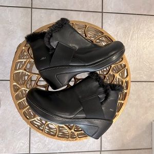 JBU Mila Womens 9.50 Memory Foam Ankle Boots Faux Fur Vegan Black